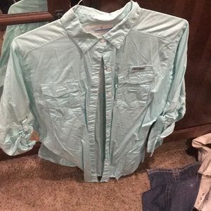 Women’s Columbia pfg shirt